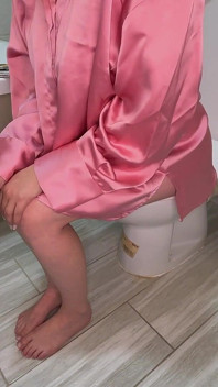 喫煙女神の大声のトイレのおなら