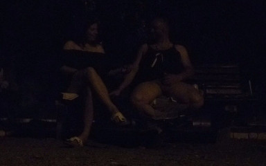 Toilet Mommy: Kouřím jeho tlustého ptáka ve veřejném parku