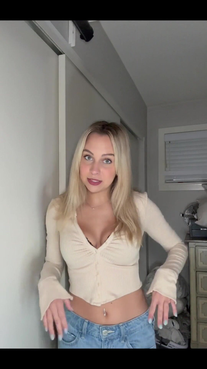 Tiffstreatsxoxo: I Am a Total Size Queen