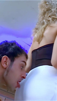 Axelle Mugler: He Gets Excited on the Buttocks of the Beautiful Axelle