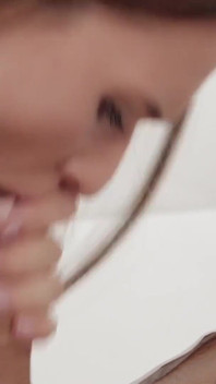 Česká kráska Stacy Cruz má ošukanou kundičku k orgasmu
