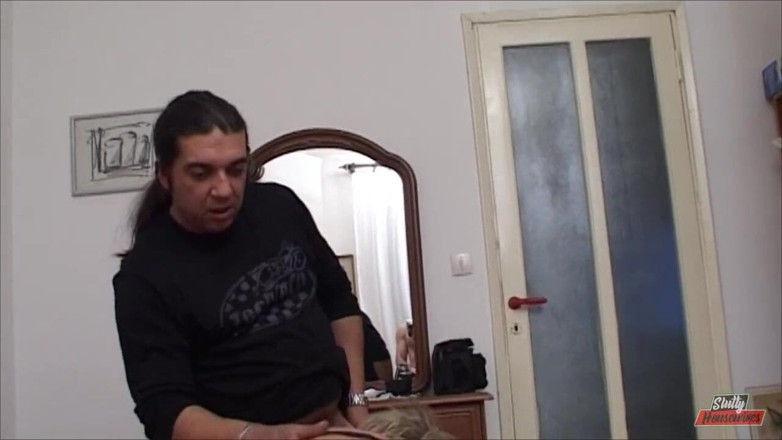 Vere Casalinghe Italia.: Primo piano azione con una ragazza matura bionda