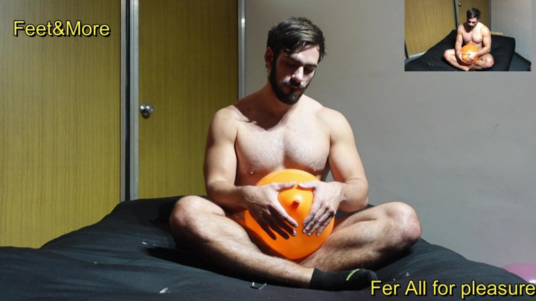 Fer All for pleasure: Maximo Is Starting Playing with Balloons Split Screen Version