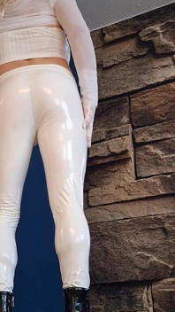 Gina´s Arsch in Leggings