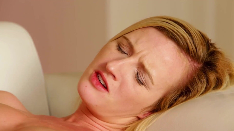 Lesbian Stories: Blonde Lesbian Teen Really Knows to Lick Wet Cunts