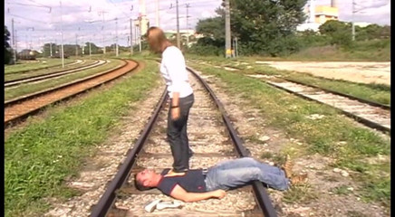 Femdom Austria: Šlapání na kolejích
