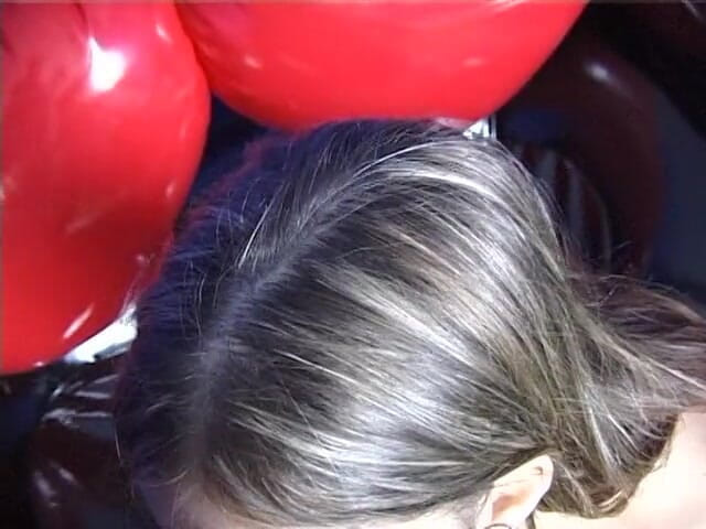 POV Orgasms: Une jolie salope suce une bite en POV