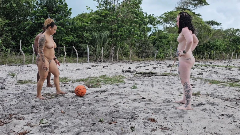 MARCIO BAIANO: Playing the Ball on The Field with My Neighbor We...