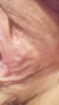 La bella dominatrice italiana ti fa mangiare squirt