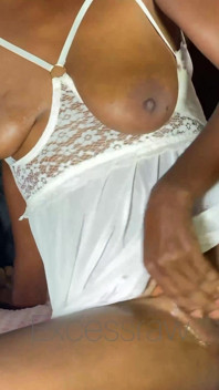 La sexy ebano betty twerka per farmi dell'umore migliore