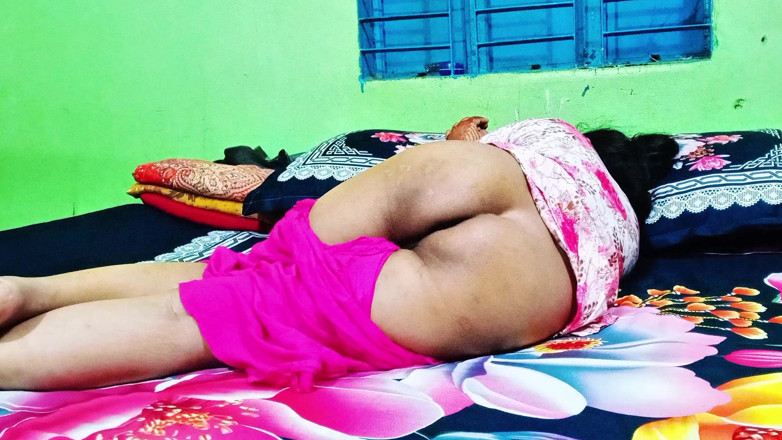 taslima81: Une bhabhi bangladaise sexy se fait baiser dans un dirty...