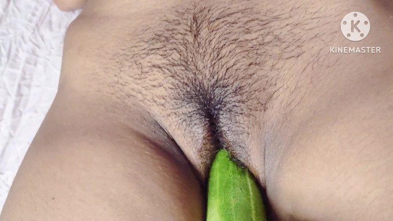 Lovely_lovely: 인도 섹시 콜라주 소녀 오이 자위하고 점선 콘돔 교수와 하드코어 섹스