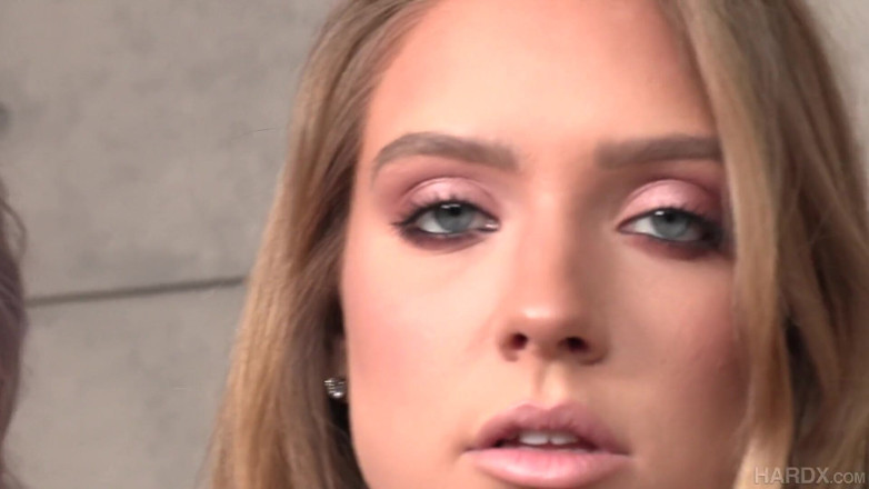 Hard X: Les bombasses à forte poitrine Gabbie Carter et Giselle Palmer partagent...