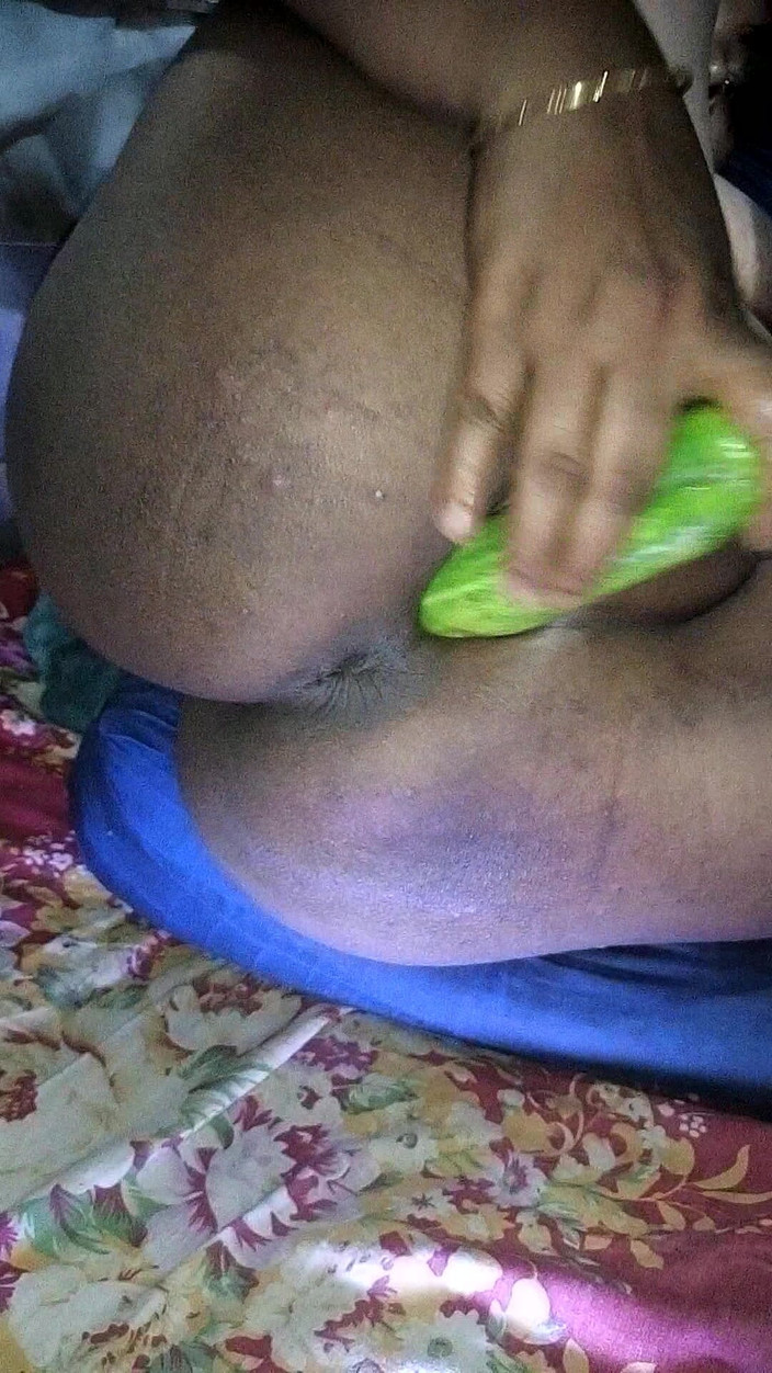 Sadia vabi: Sadia Vabi Is Fingaring