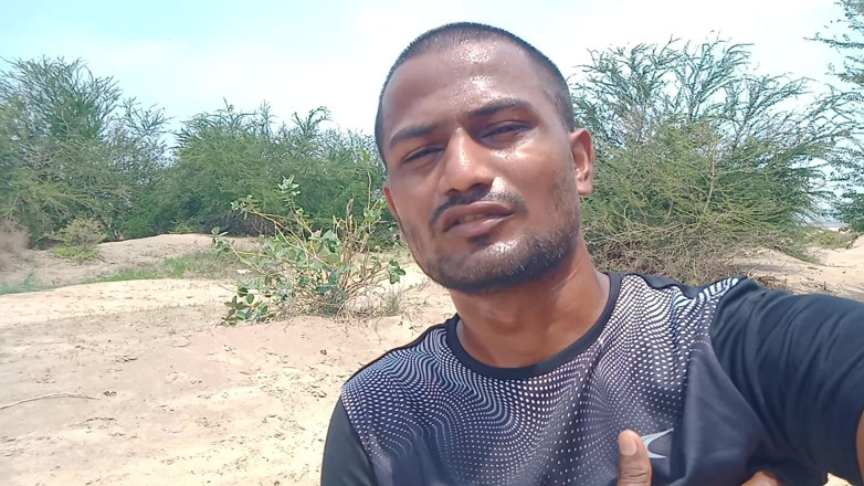 KUMBHA MANOJ KUMAR: Desi manžel hledá svou manželku na stromech, část první