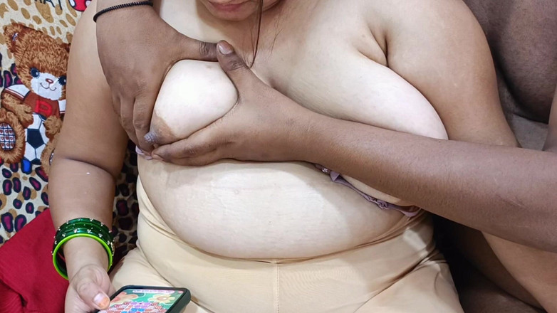 Catchybusty: Desi Bhabhi vill koppla av men i hemlighet