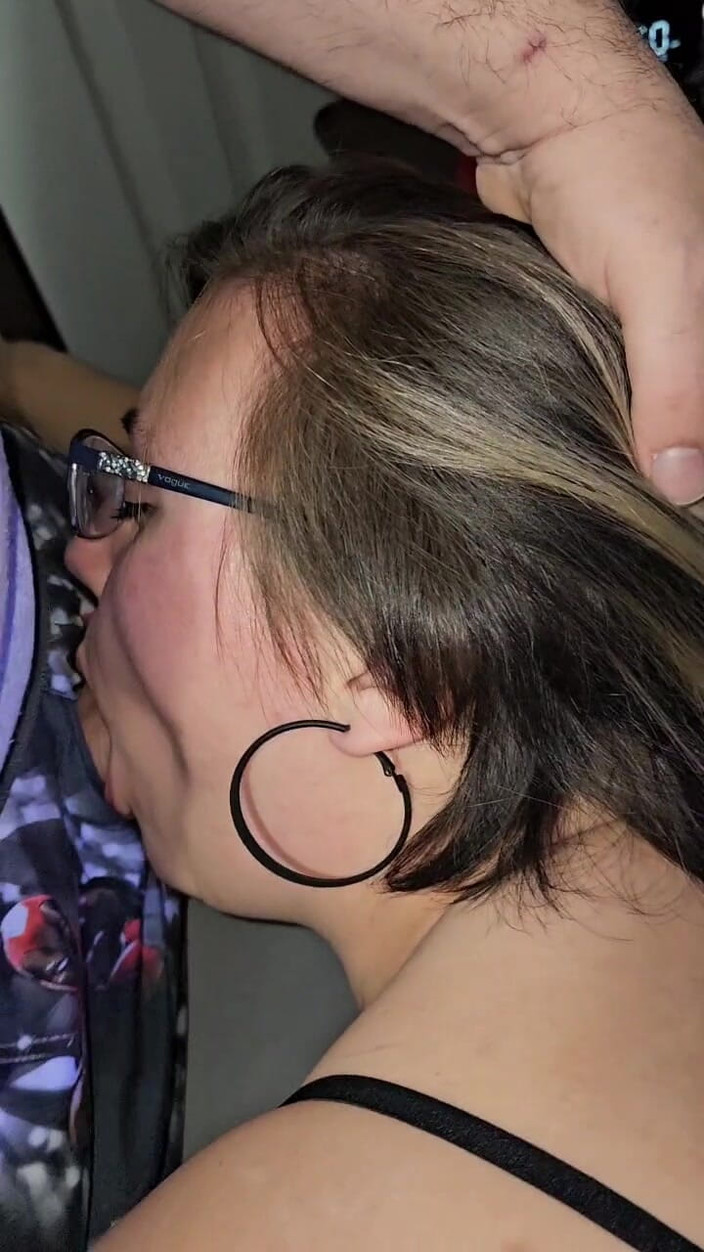 Funhousewife69: Muie în futai în față, apoi el ejaculează în gura mea