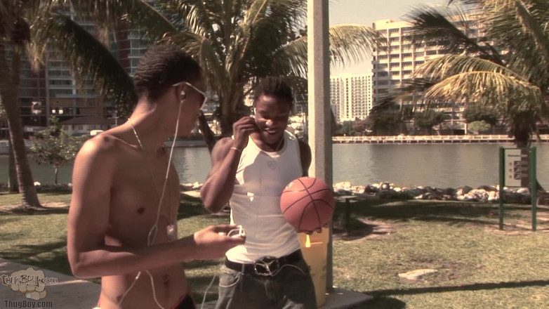 ThugBoy: Zona de peligro & Lepricon - en el parque