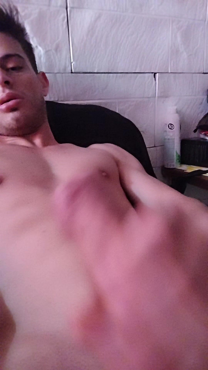 Soy Bruno: Ik Masturbeer Naast Mijn Partner