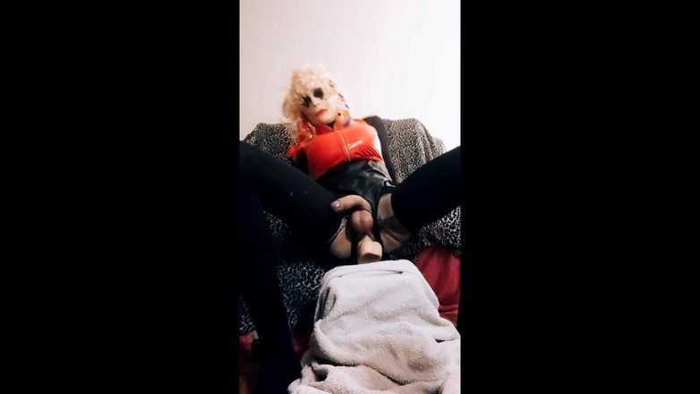 Lisa XX: Elle chevauche un gros gode