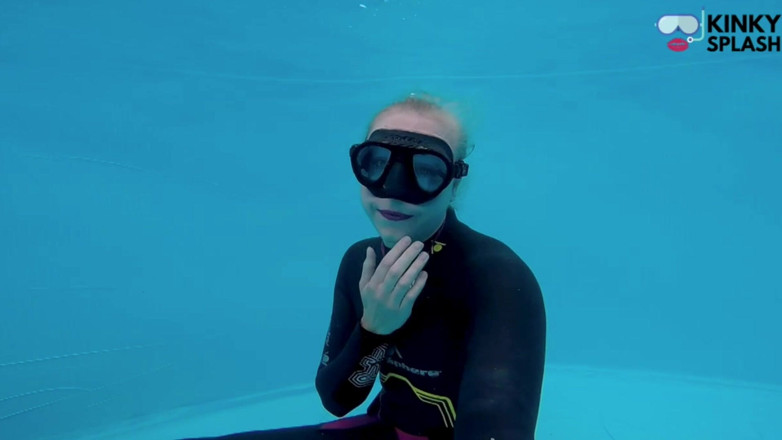 UKCuteGirl Lucy Lauren: Underwater Wetsuit JOI in My Private Pool
