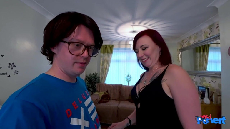 Nerd Pervert: Cleo Summers - lanch ke lie land aur viry
