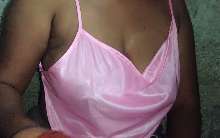 Queen desi: Vado a comprare nuovi reggiseni sexy seleziona un prossimo video...