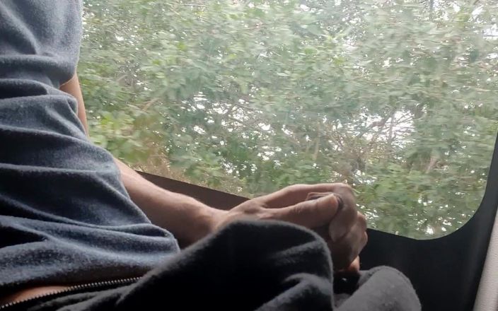 Lekexib: Masturbación con la mano en el autobús