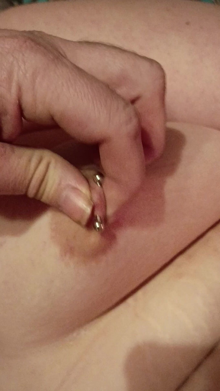 yaller62: Кончаю, используя мою розу, сосу член муженька