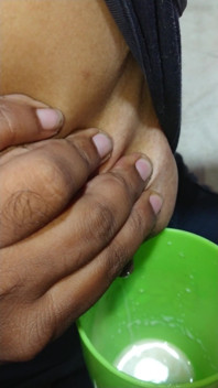 India milf esposa chupando milk en su bobs por su marido