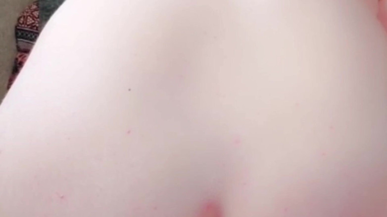 Kitty_Cross: 我像女人一样坐着，像一样玩耍