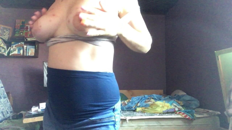 Risky Hairy Couple: Striptýz s těhotným břichem, pohled nahoře