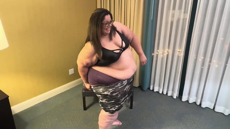Plump Paradise: Paradisul grăsuțelor: Dress Hotel N Squeeze 2