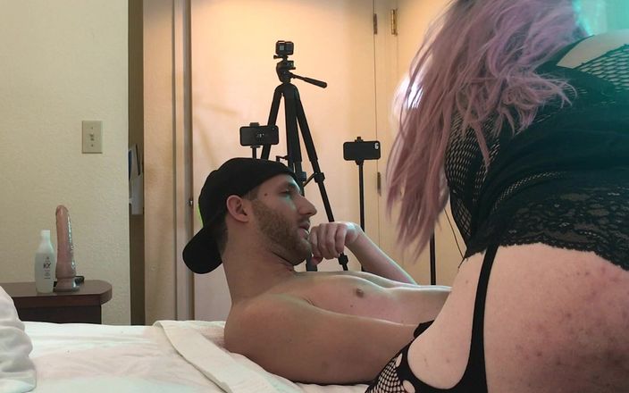 Jake Grand the man: Goth Crossdresser Jade Madison kouří péro - kompilace 6