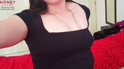 Candy Camille: 当我下班回家时，我使用我的 honeyplaybox 振动器达到激烈的高潮