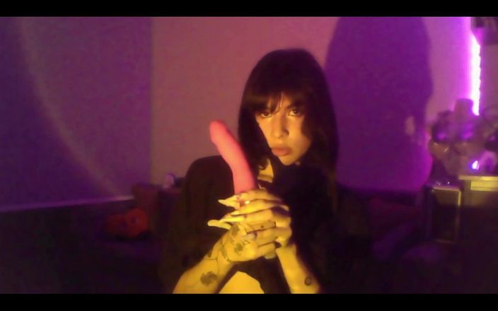 Flumenar: Gadis seksi striptis bermain dengan dildo streaming