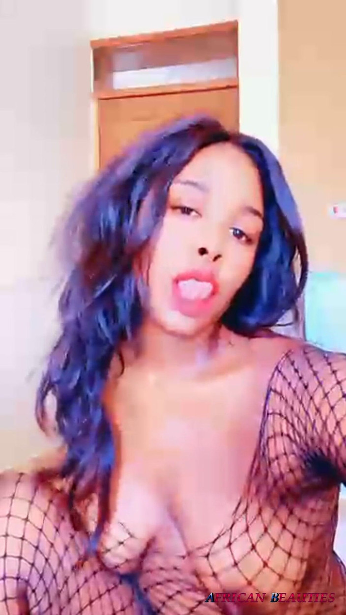 African Beauties: Bagzkizz dalam masturbasi dildo panas jaring ikan