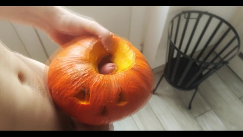 Snauwflake: Twink Perancis mengongkek labu sayur terbaik untuk dikongkek (video halloween)