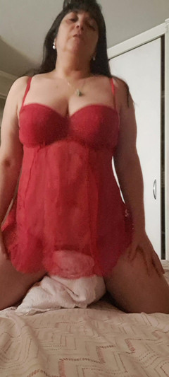 Mommy big hairy pussy: Nevlastní matka v červeném prádle, svádí svého milence
