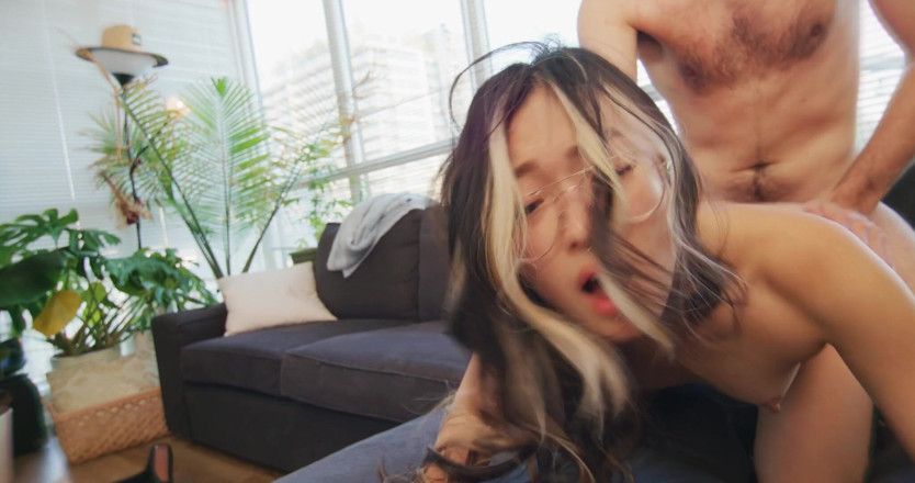TheMindofTommy: Piega la nuova ragazza sul mio divano