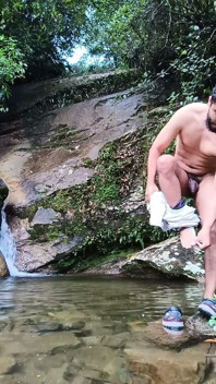Kompilace, jak čůrám a masturbuji venku a na veřejných toaletách