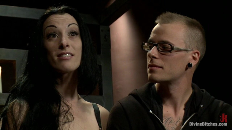Divine Bitches by Kink: Den jungen brechen: Episode 3 Herrin januar Seraph