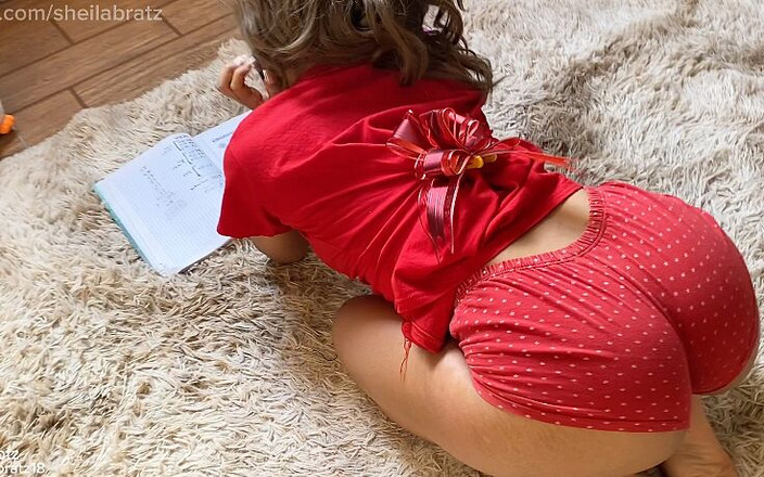 Sheilabratz: Часть 1 - Я делаю домашнее задание в колледже и трахаюсь