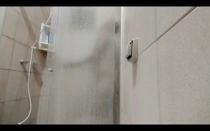 Marcosninfo: Мой друг пригласил меня на кофе, и вскоре после того, как я воспользовалась случаем, чтобы принять душ и насладиться привет