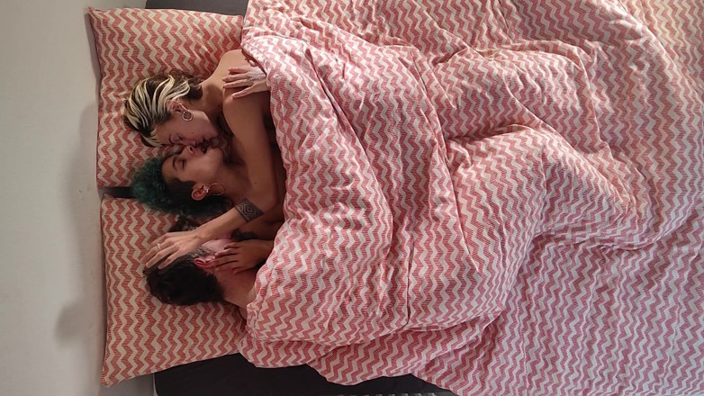 Magia Rosa: Threesome From Above with My Friends