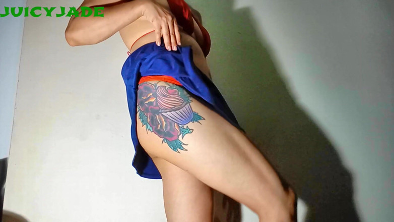 JasmineJade: Fit Petite Asiática Dando-lhe Uma Olhada Debaixo De Sua Saia...