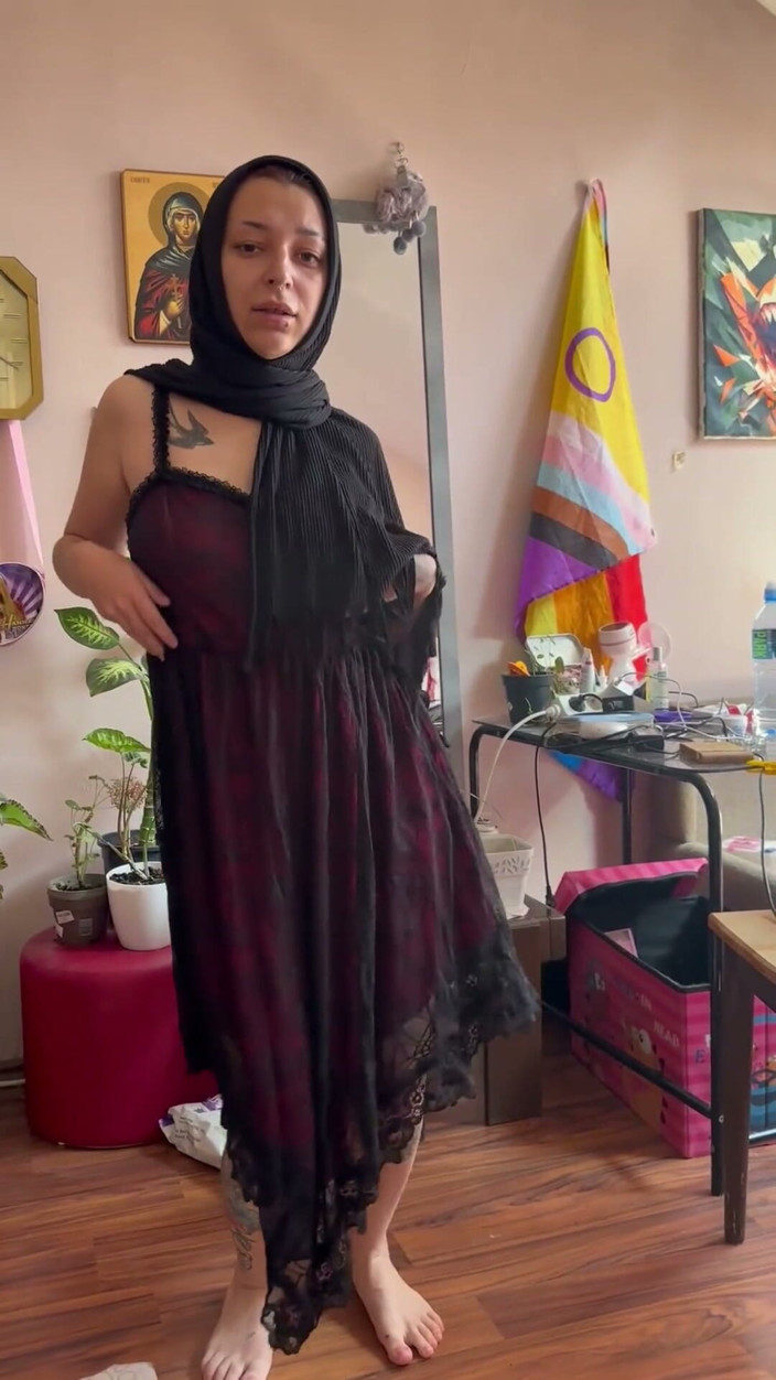 lanalovacutie: Spogliarello gotica musulmano in hijab