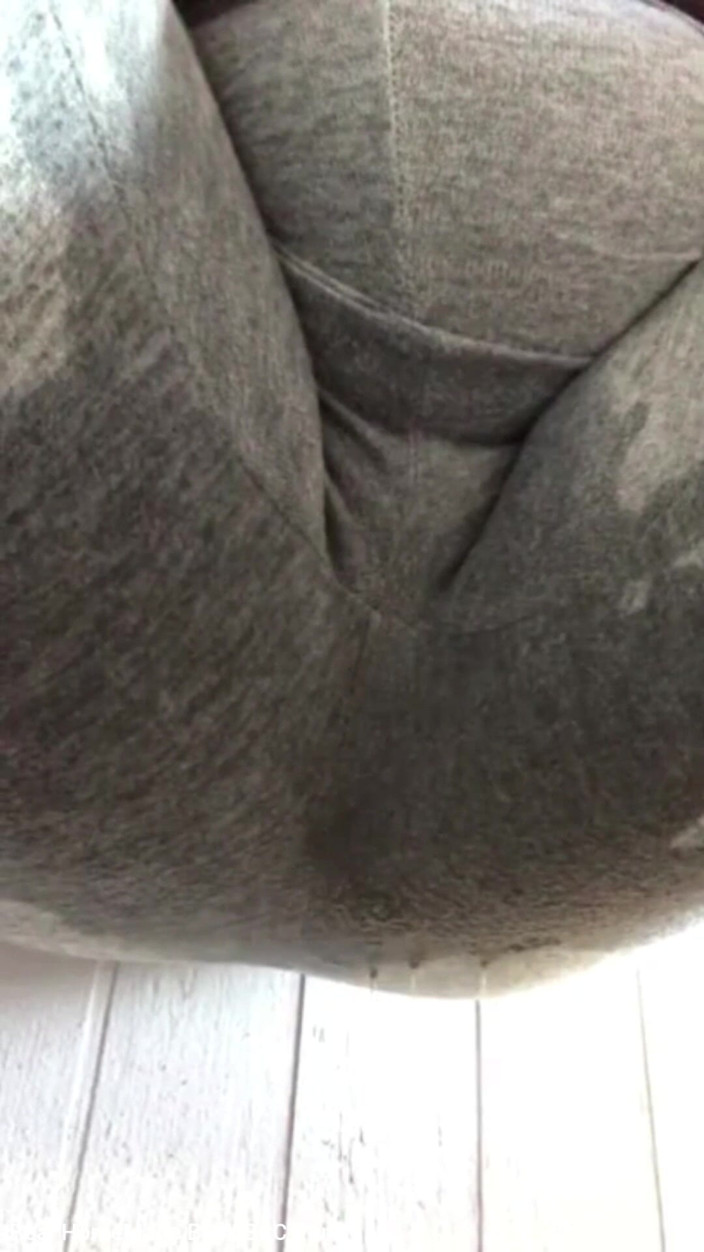 Super sexy ebony cuties: Squirto pisciando nelle mie mutandine
