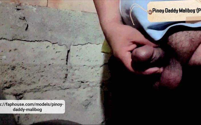 pinoy malibog: Il lavoratore filippino si masturba il suo cazzo succoso dopo...