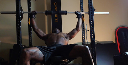 Hallelujah Johnson: Hallelujah Johnson - ジムに通う